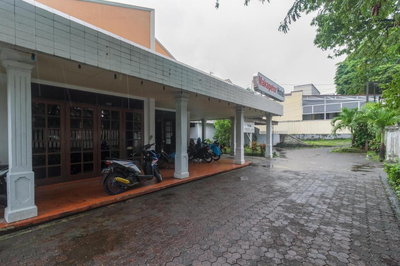 Hôtel Reddoorz At Jalan Babepalar Rike Manado Extérieur photo